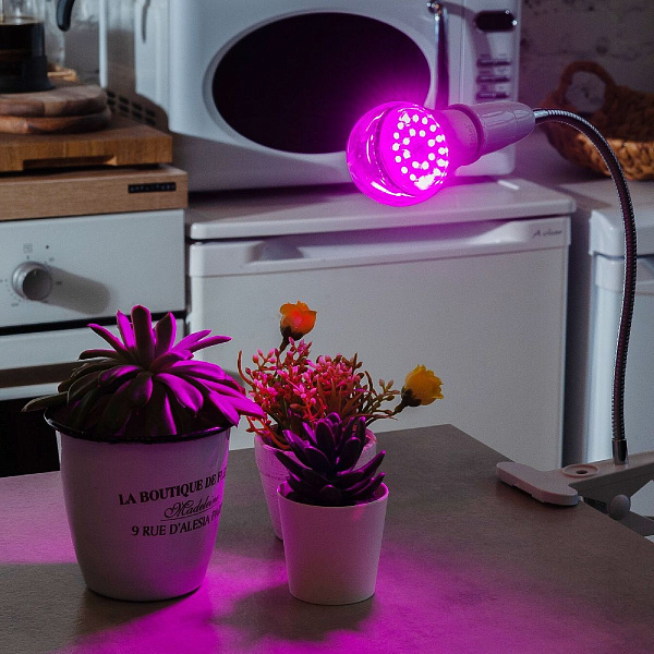 Изображение Лампа светодиодная для растений (09645) Uniel E27 9W прозрачная LED-A60-9W/SP/E27/CL ALM01WH