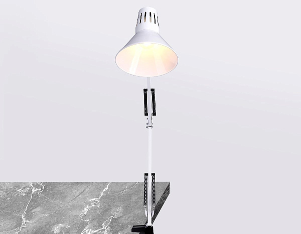 Изображение Настольная лампа Ambrella Light Desk DE7719